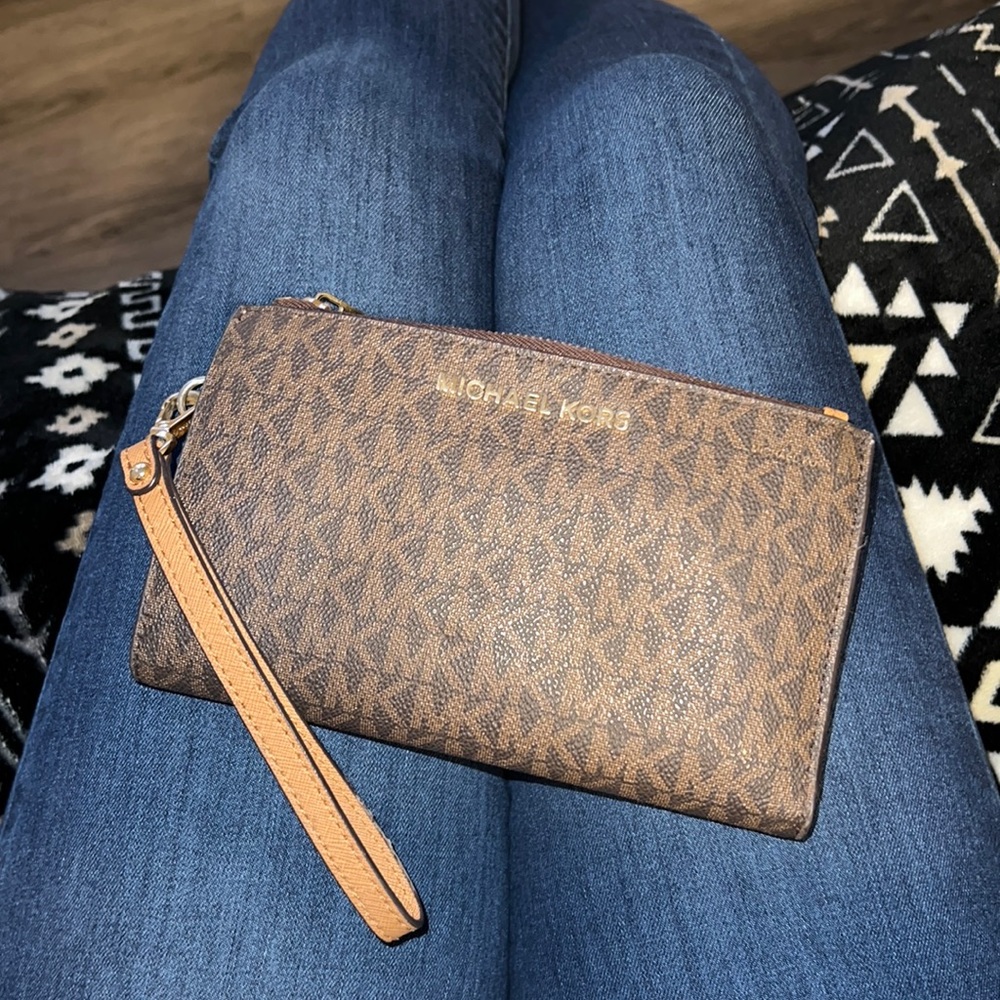Michael Kors Jet Set Travel Double Zip Wristlet